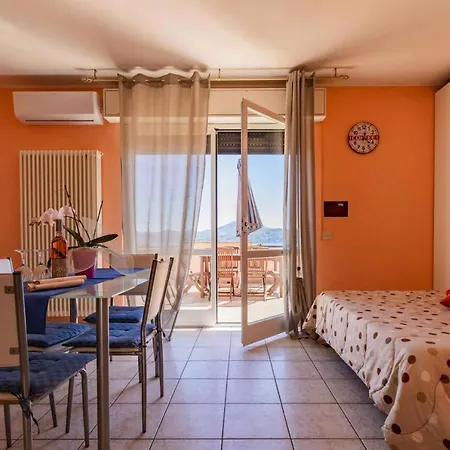 Casa & Vela With Private Beach, * Oggebbio